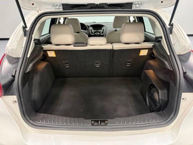 Used 2016 Ford Focus Titanium FWD image 34