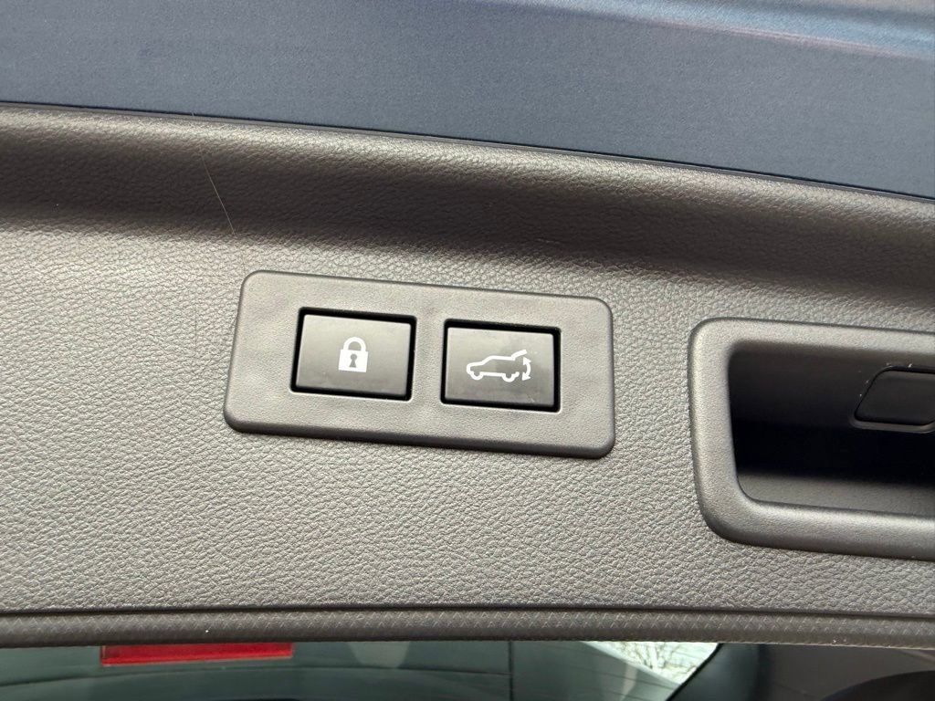 Used 2023 Subaru Forester Limited image 18