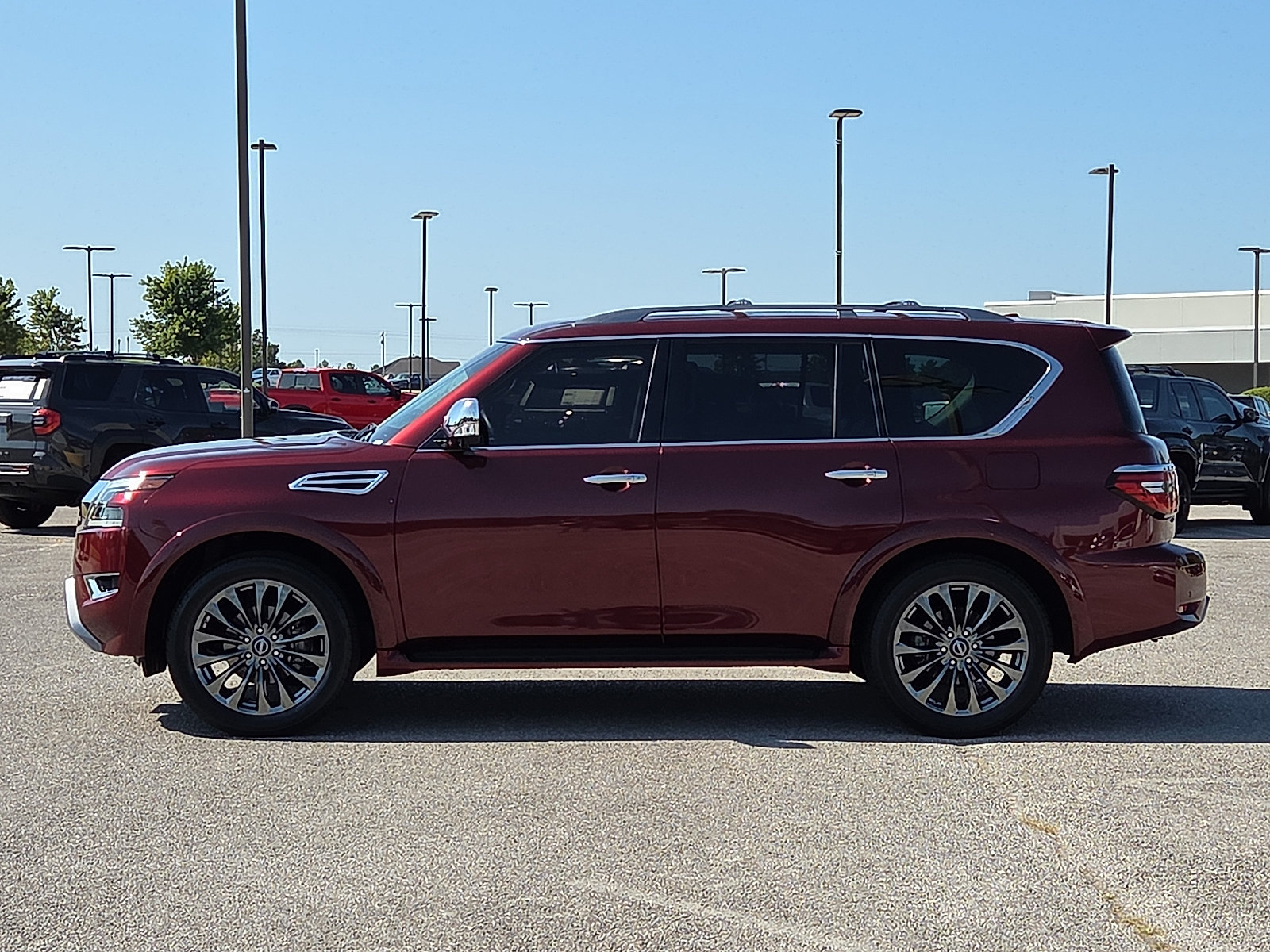 Used 2023 Nissan Armada Platinum w/ Captain's Chairs Package AWD/4WD image 3