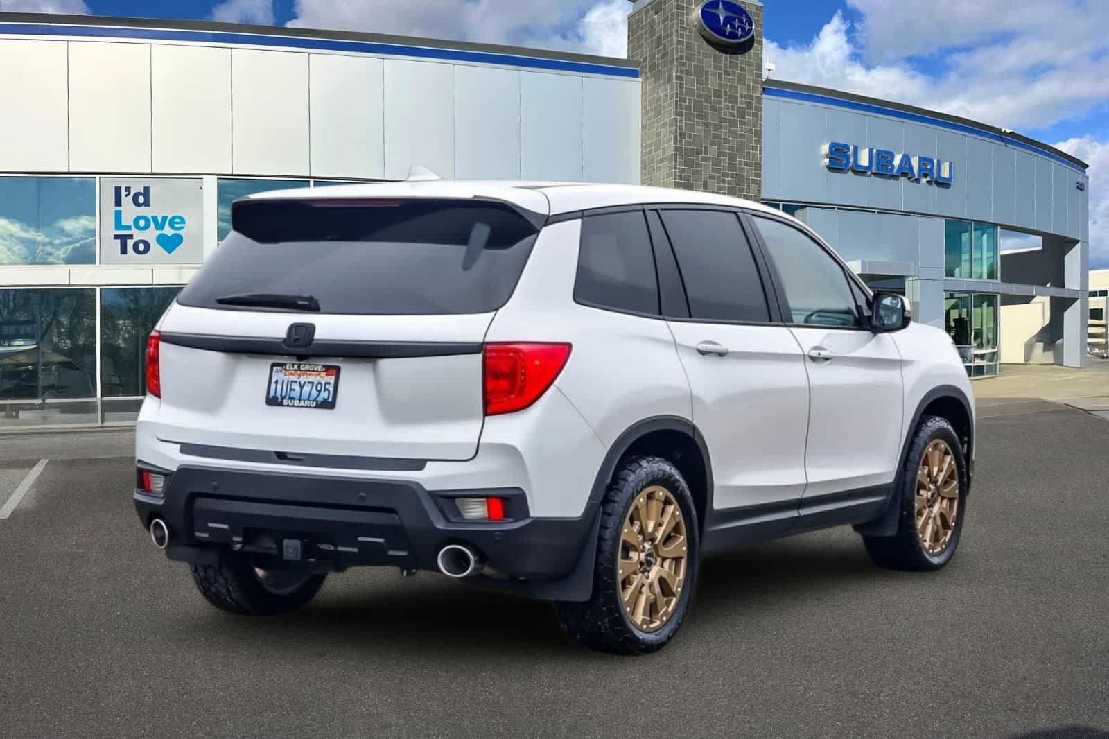 Used 2023 Honda Passport EX-L image 2