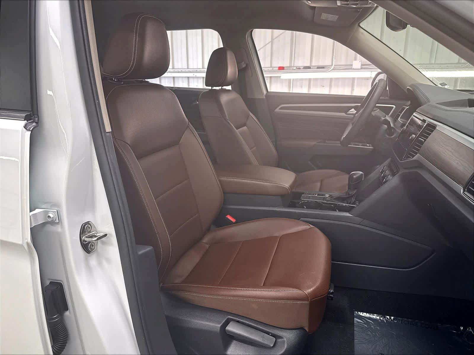 Used 2023 Volkswagen Atlas SE w/ Black Wheel Package FWD image 32