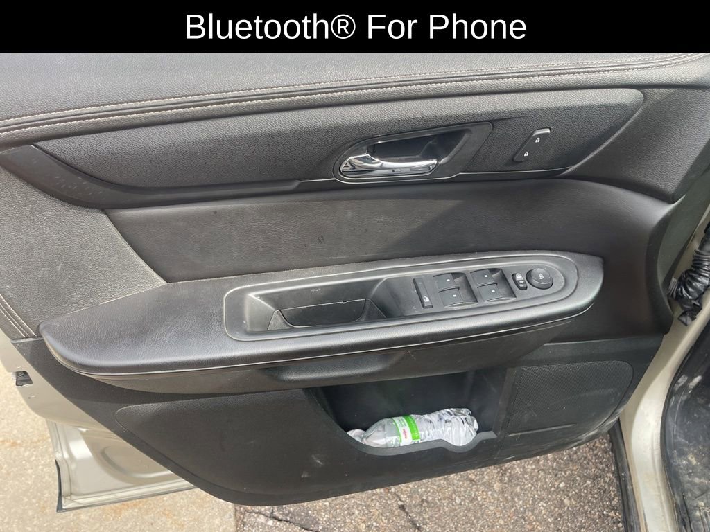 Used 2015 Chevrolet Traverse LT w/ Style and Technology Package image 17