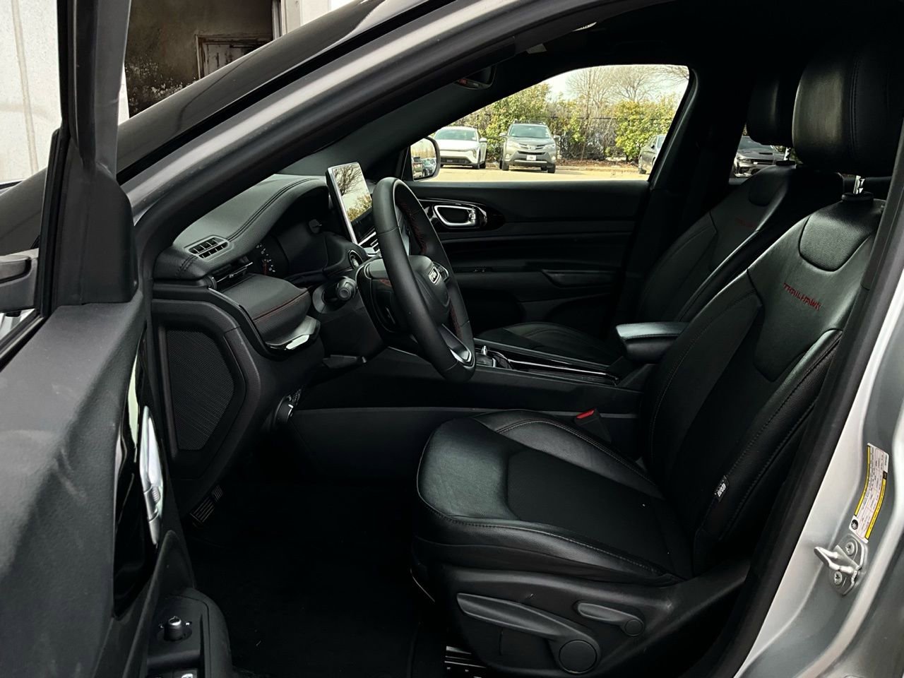 Used 2025 Jeep Compass Trailhawk w/ Trailer Tow Group image 10