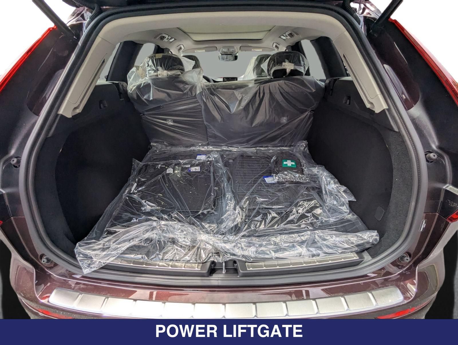 New 2026 Volvo XC60 B5 Plus w/ Protection Package Premier AWD/4WD image 21
