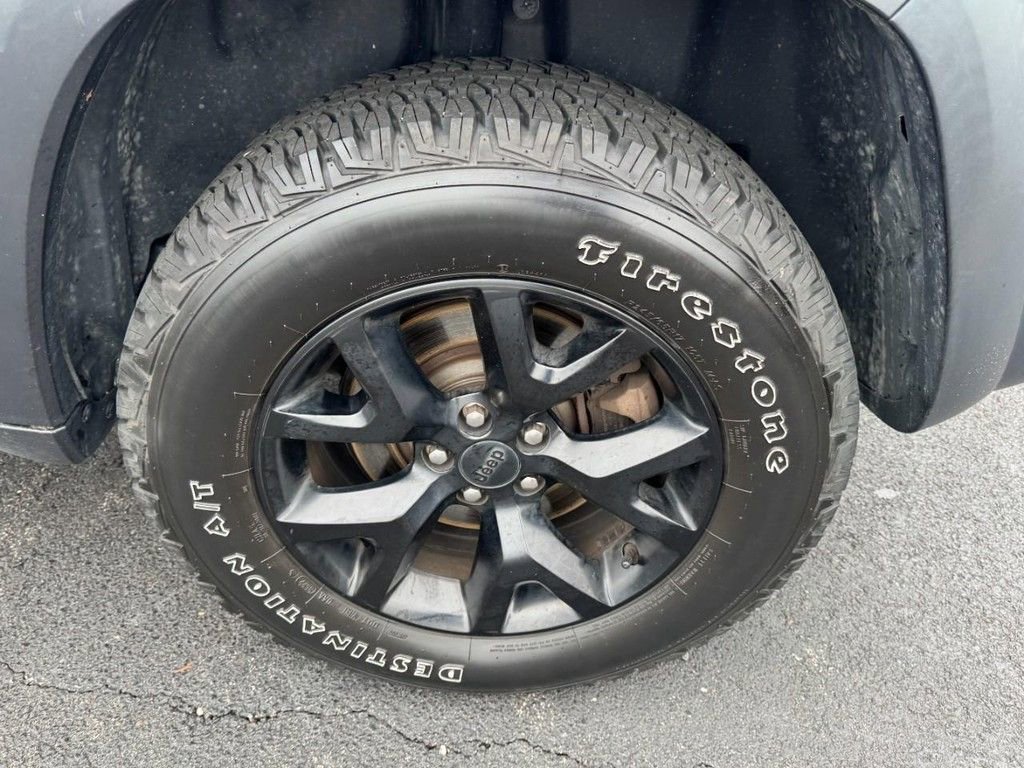 Used 2015 Jeep Cherokee Trailhawk w/ Comfort/Convenience Group image 7