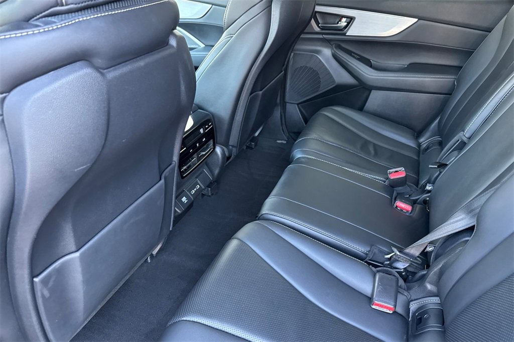Used 2023 Acura MDX SH-AWD w/ Technology Package image 5