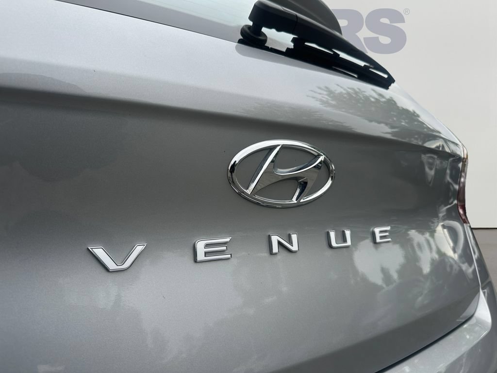 Used 2025 Hyundai Venue SEL FWD image 31