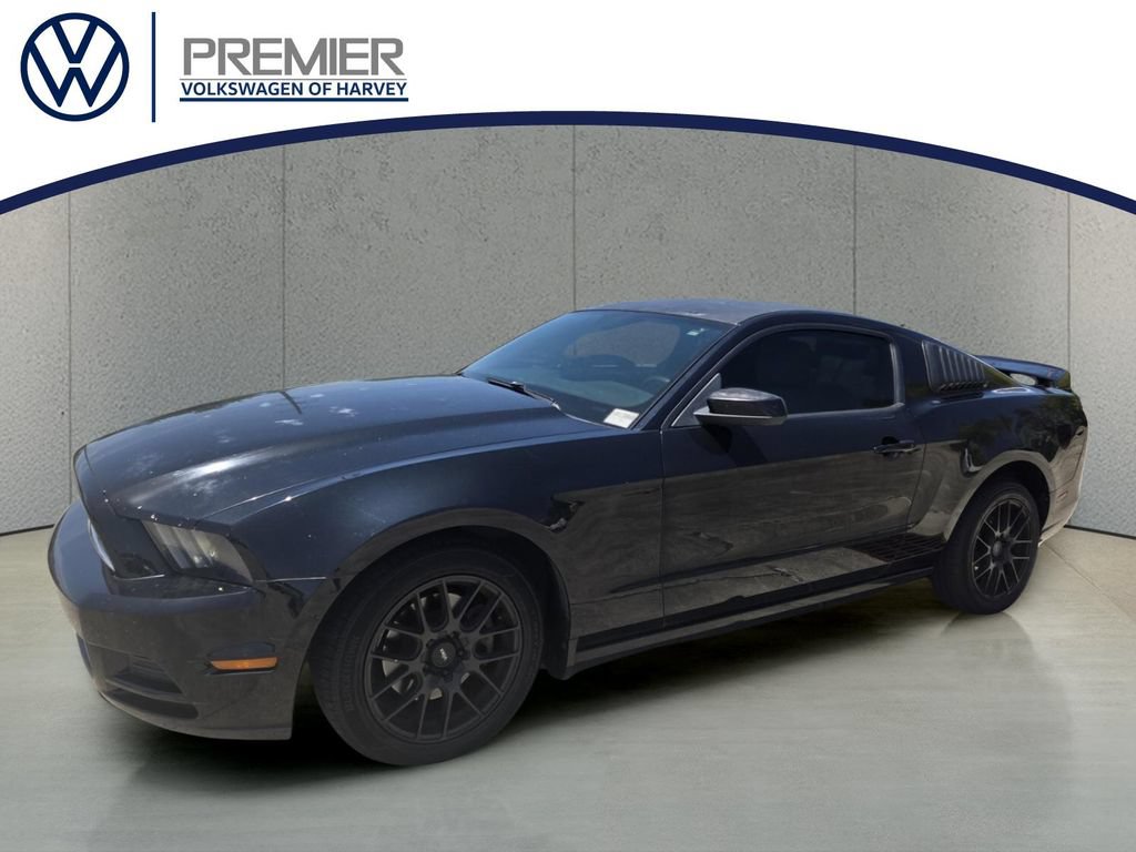 Used 2014 Ford Mustang Premium RWD video 1