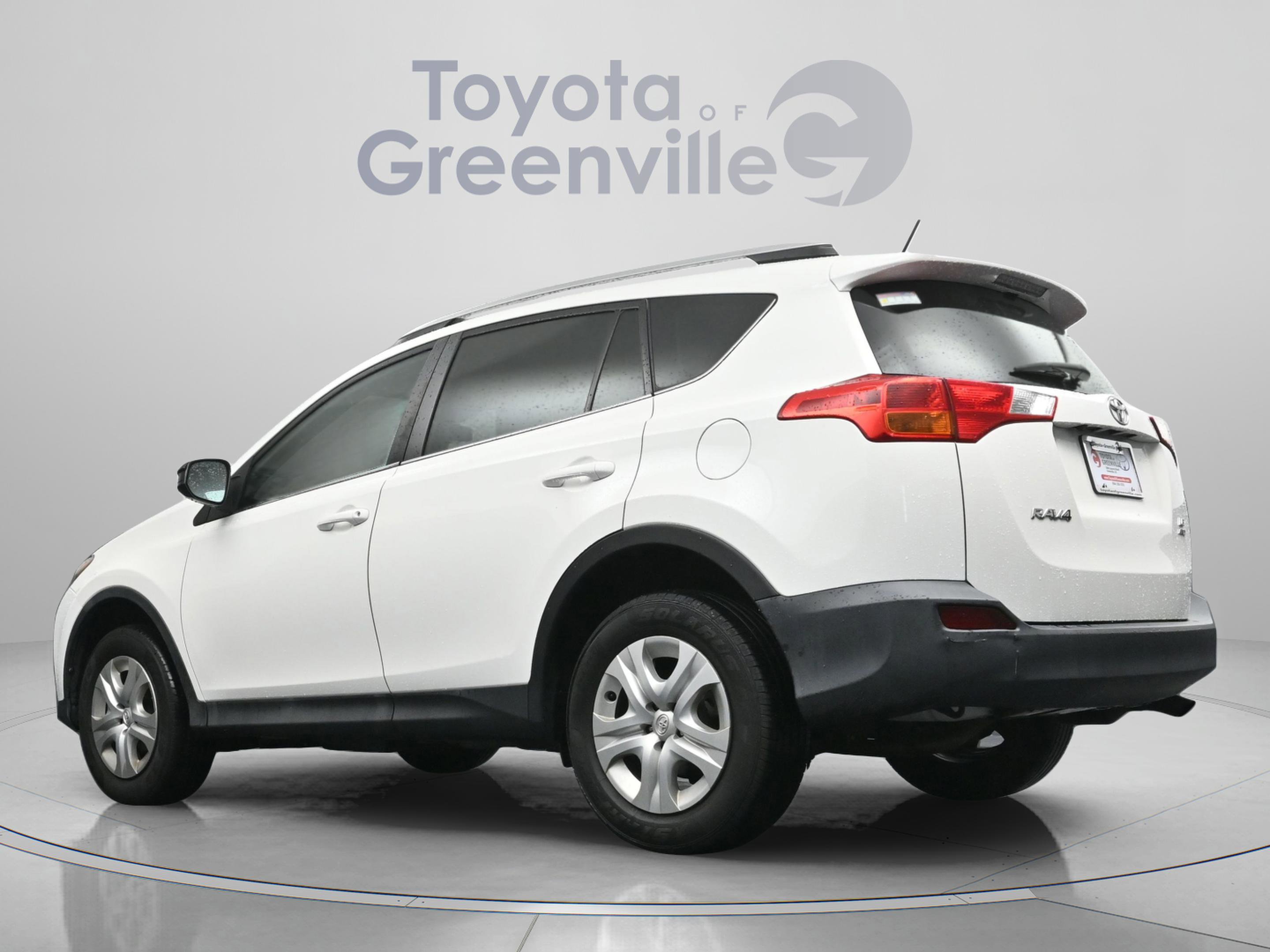 Used 2015 Toyota RAV4 LE AWD/4WD image 8