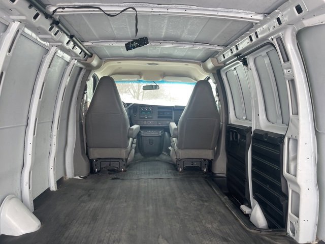 Used 2023 Chevrolet Express 3500 Work Van w/ Driver Convenience Package image 18