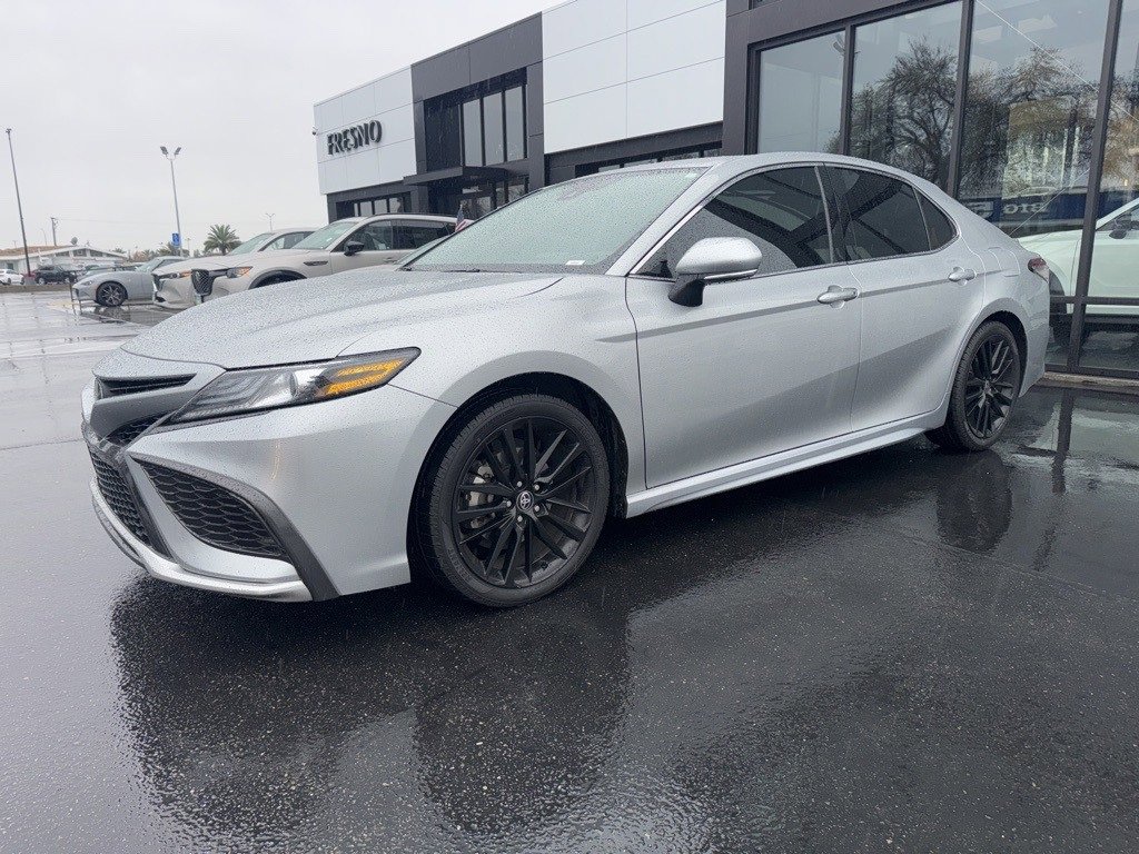 Used 2021 Toyota Camry XSE w/ Carpet Mat Package (TMS) image 4