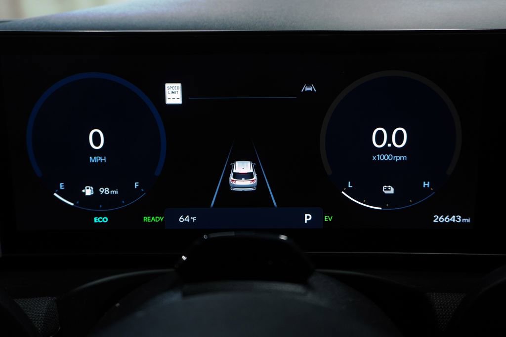 Certified 2025 Hyundai Tucson Limited AWD/4WD image 27