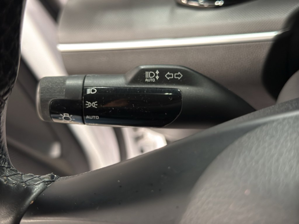 Used 2022 Kia K5 LXS image 16