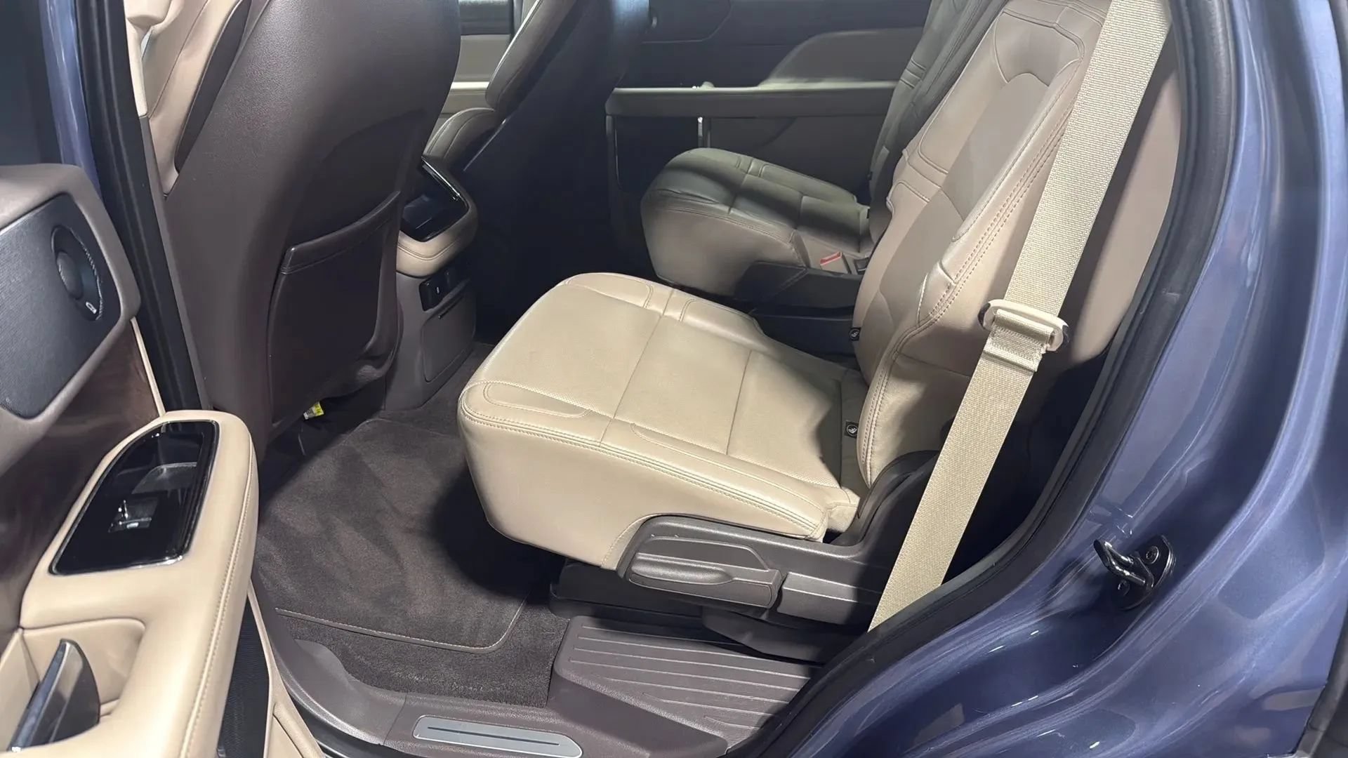 Used 2022 Lincoln Navigator 4WD image 10
