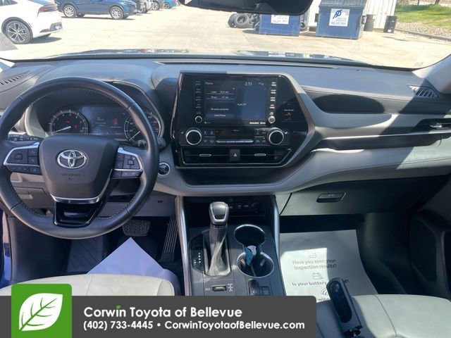 Used 2021 Toyota Highlander XLE AWD/4WD image 20