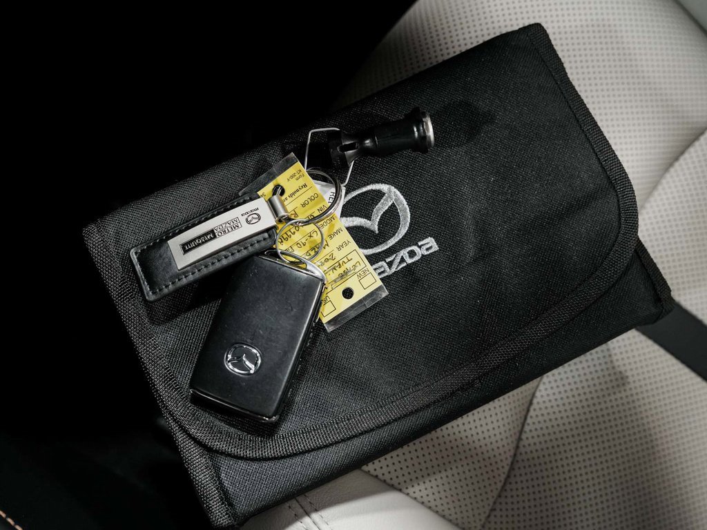 Used 2024 MAZDA CX-90 Plug-In Hybrid w/ Premium Pkg image 22