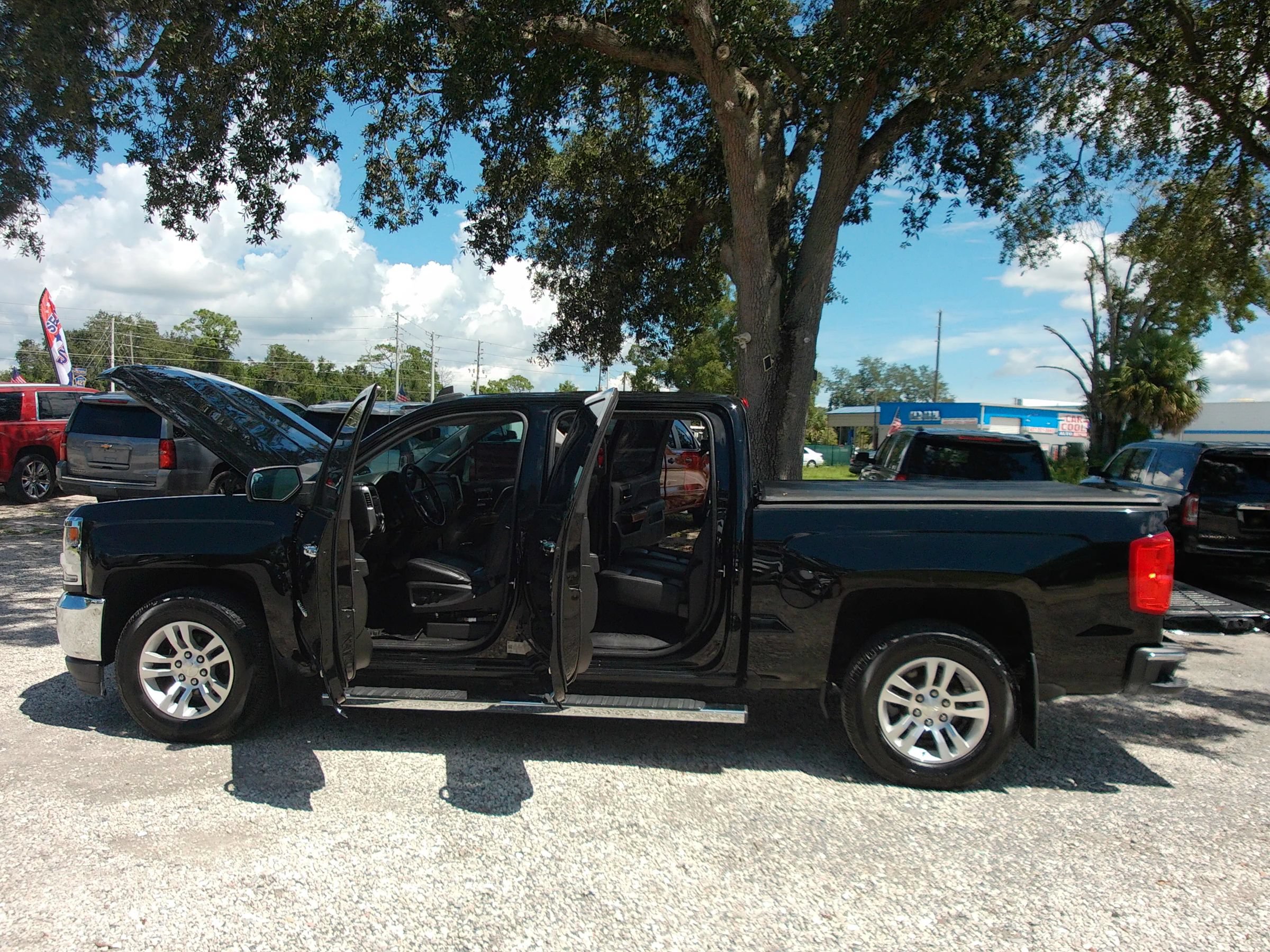 Used 2018 Chevrolet Silverado 1500 LTZ RWD image 9