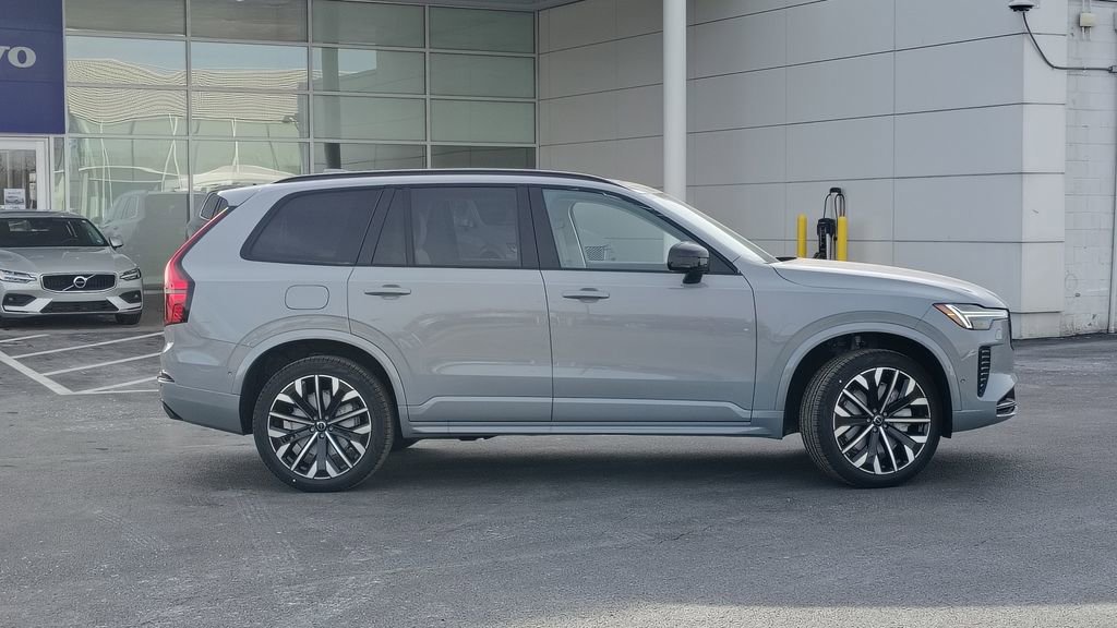 New 2026 Volvo XC90 T8 Ultra image 2
