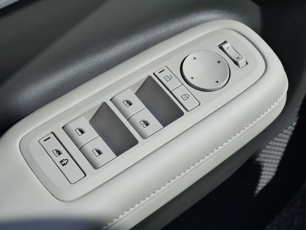 Used 2025 Hyundai Santa Fe SEL image 33