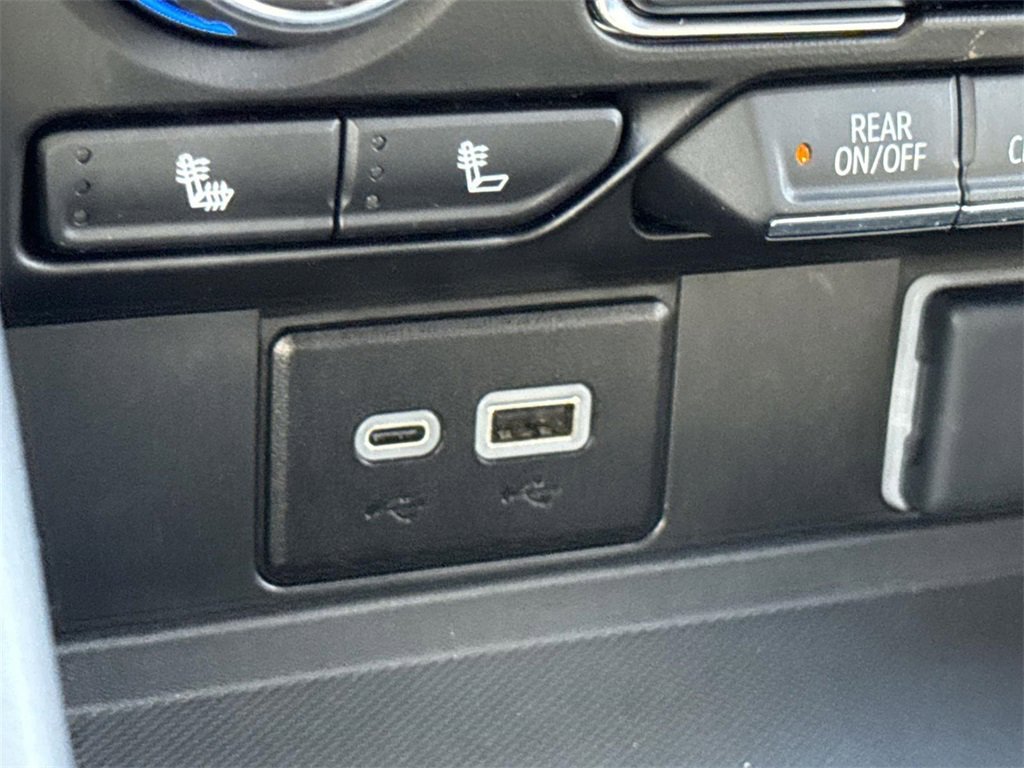 Used 2024 Chevrolet Suburban LT image 37