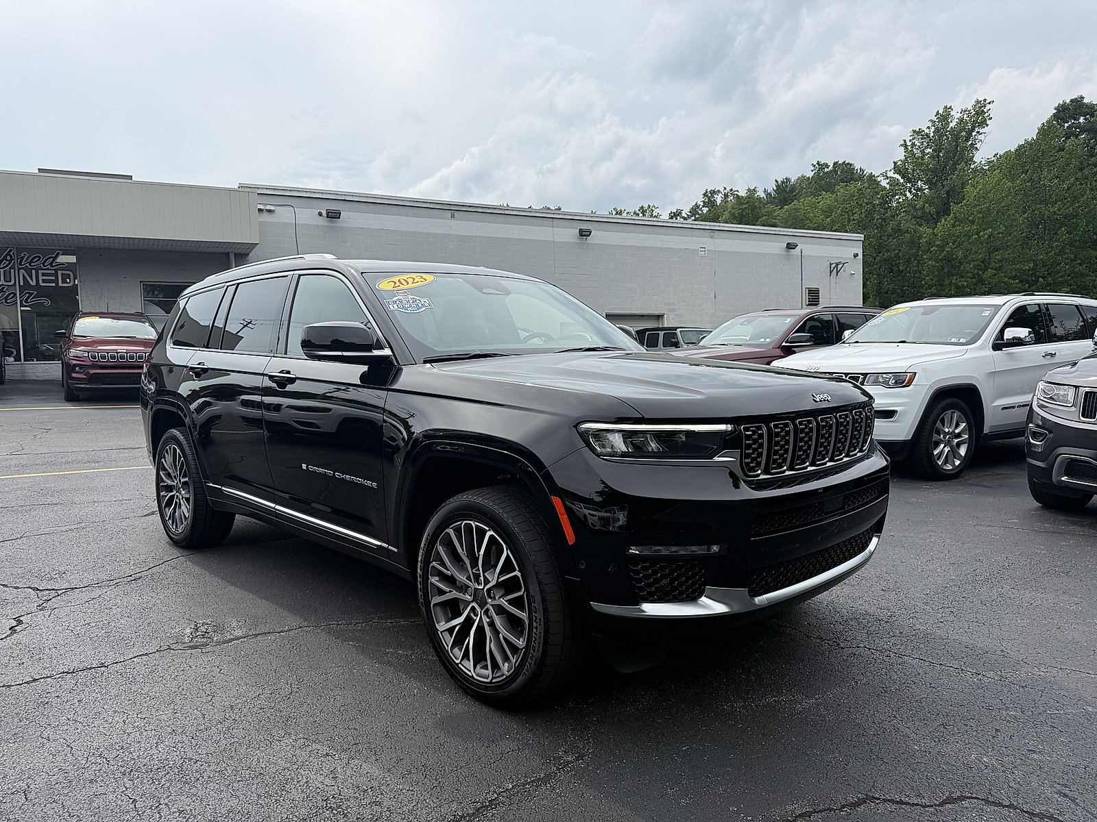 Used 2023 Jeep Grand Cherokee L Summit AWD/4WD image 38