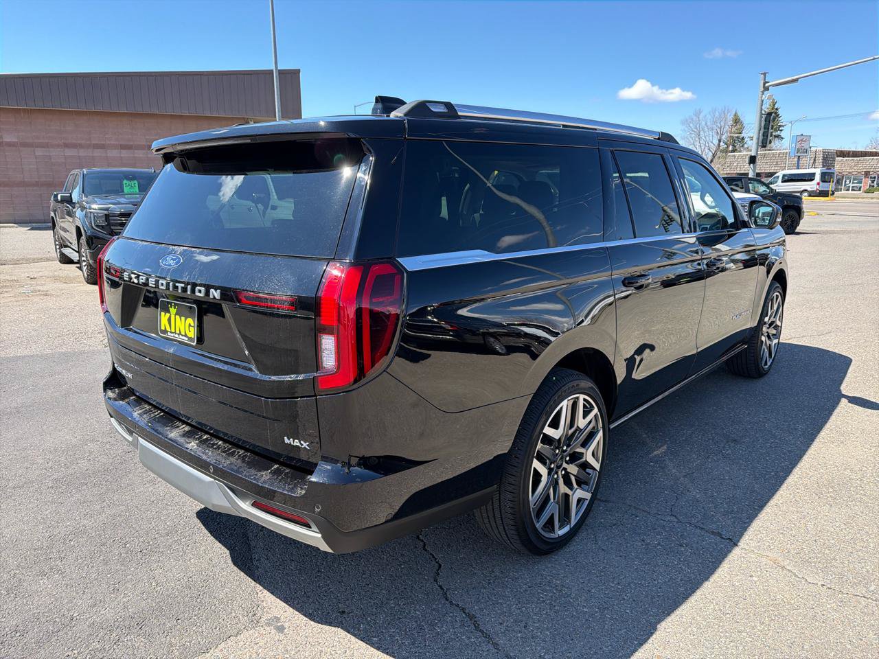 Used 2025 Ford Expedition Max Platinum w/ Platinum Ultimate Package AWD/4WD image 3