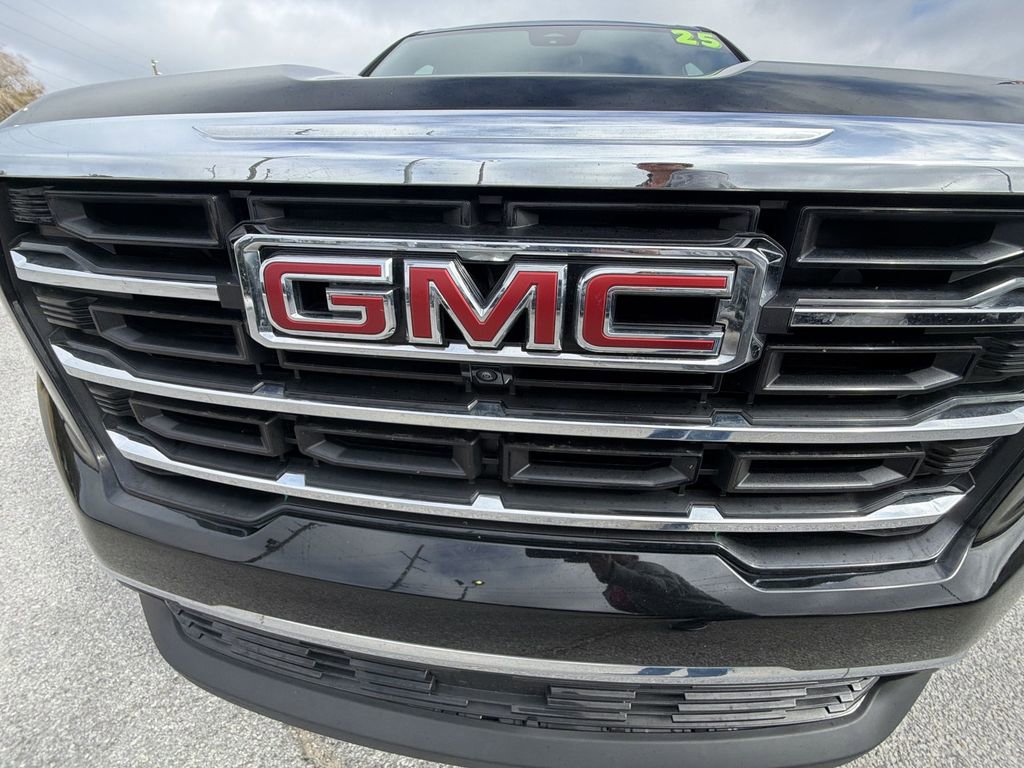 Used 2025 GMC Acadia Elevation image 35