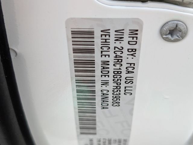 Used 2023 Chrysler Pacifica Touring-L FWD image 27