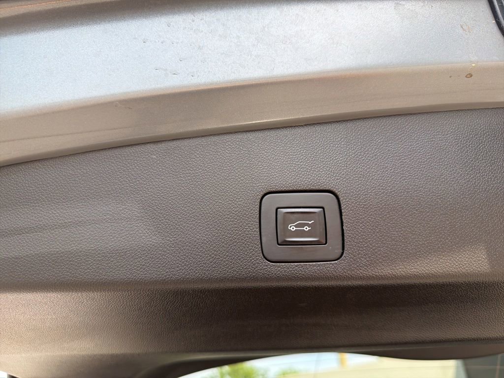 Used 2022 Buick Encore GX Essence w/ Experience Buick Package AWD/4WD image 17