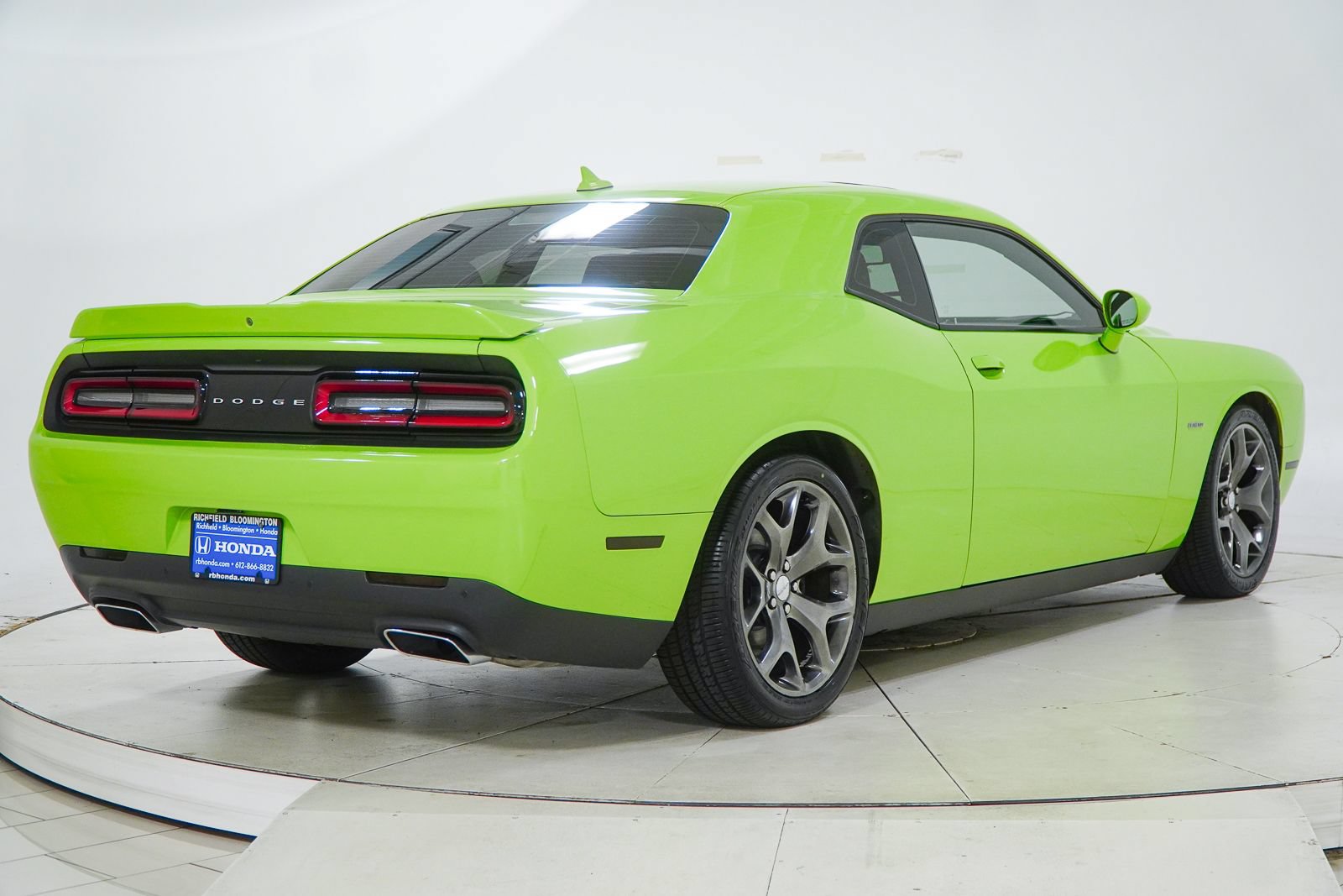 Used 2015 Dodge Challenger R/T Plus RWD image 10