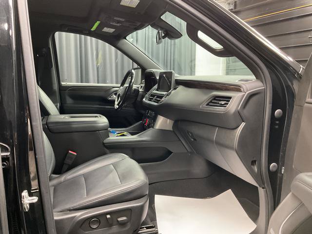 Used 2022 Chevrolet Suburban Z71 w/ Luxury Package AWD/4WD image 12