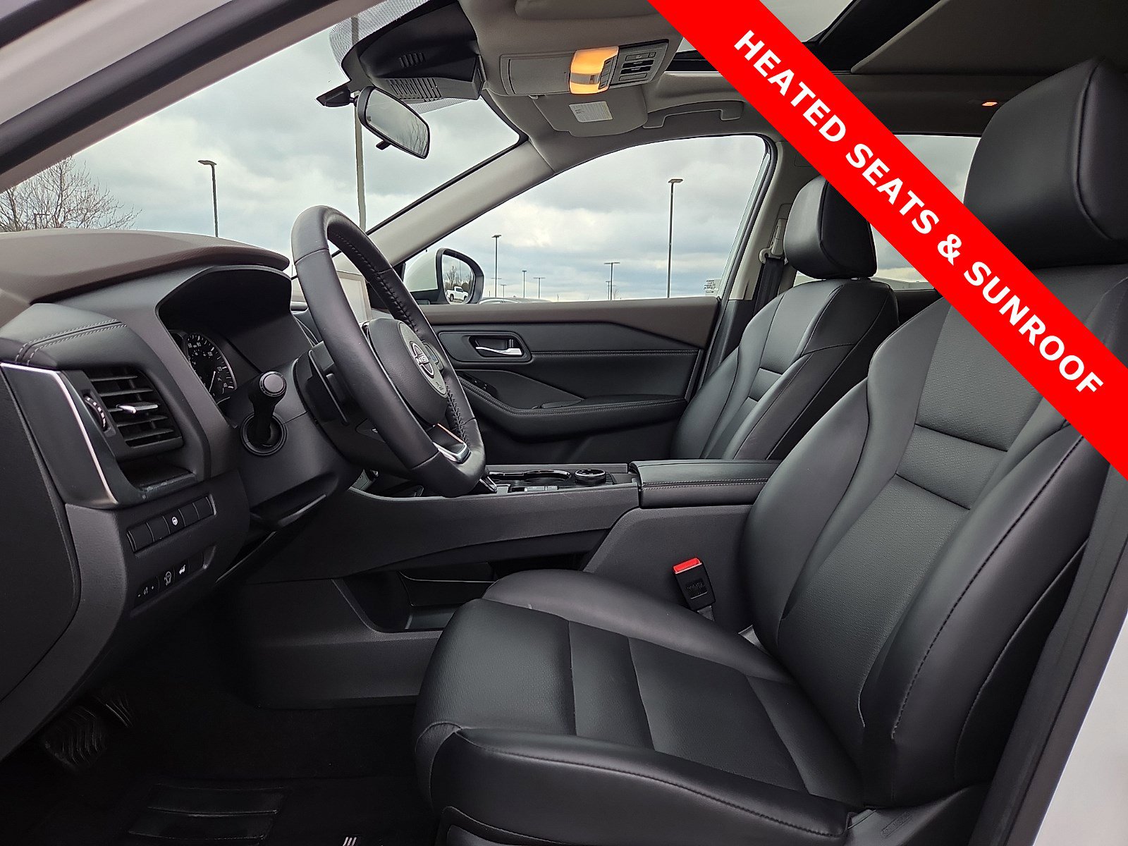 Used 2023 Nissan Rogue SV w/ SV Premium B Package image 15