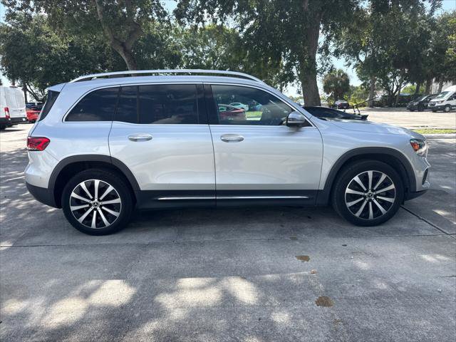 Used 2020 Mercedes-Benz GLB 250 w/ Premium Package image 6
