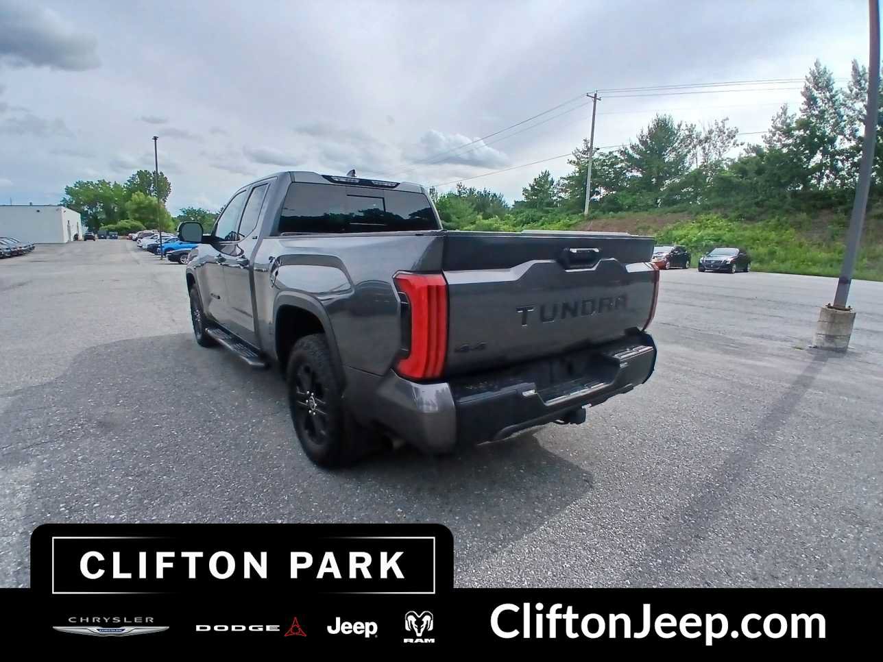 Used 2022 Toyota Tundra SR5 w/ SR5 Premium Package AWD/4WD image 8