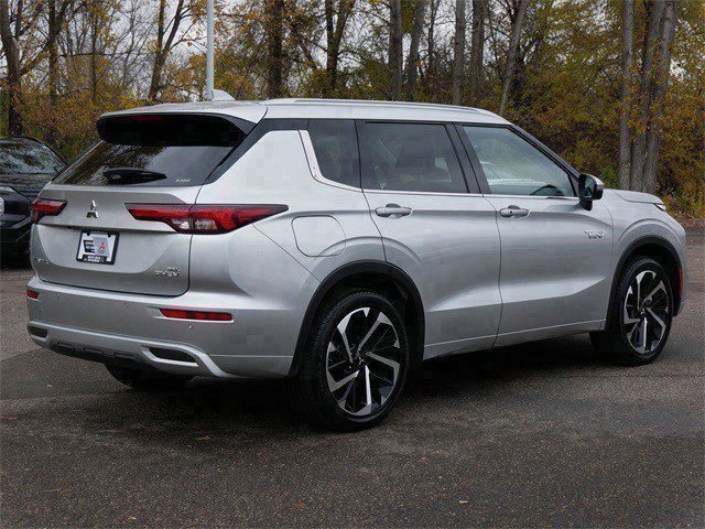Used 2025 Mitsubishi Outlander SEL image 7