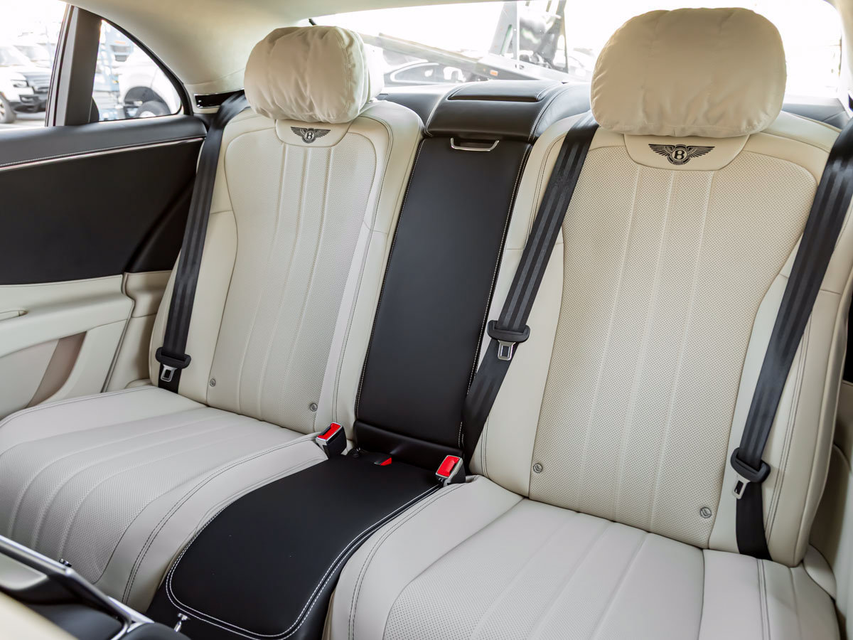 Used 2026 Bentley Flying Spur Plug-In Hybrid AWD/4WD image 29
