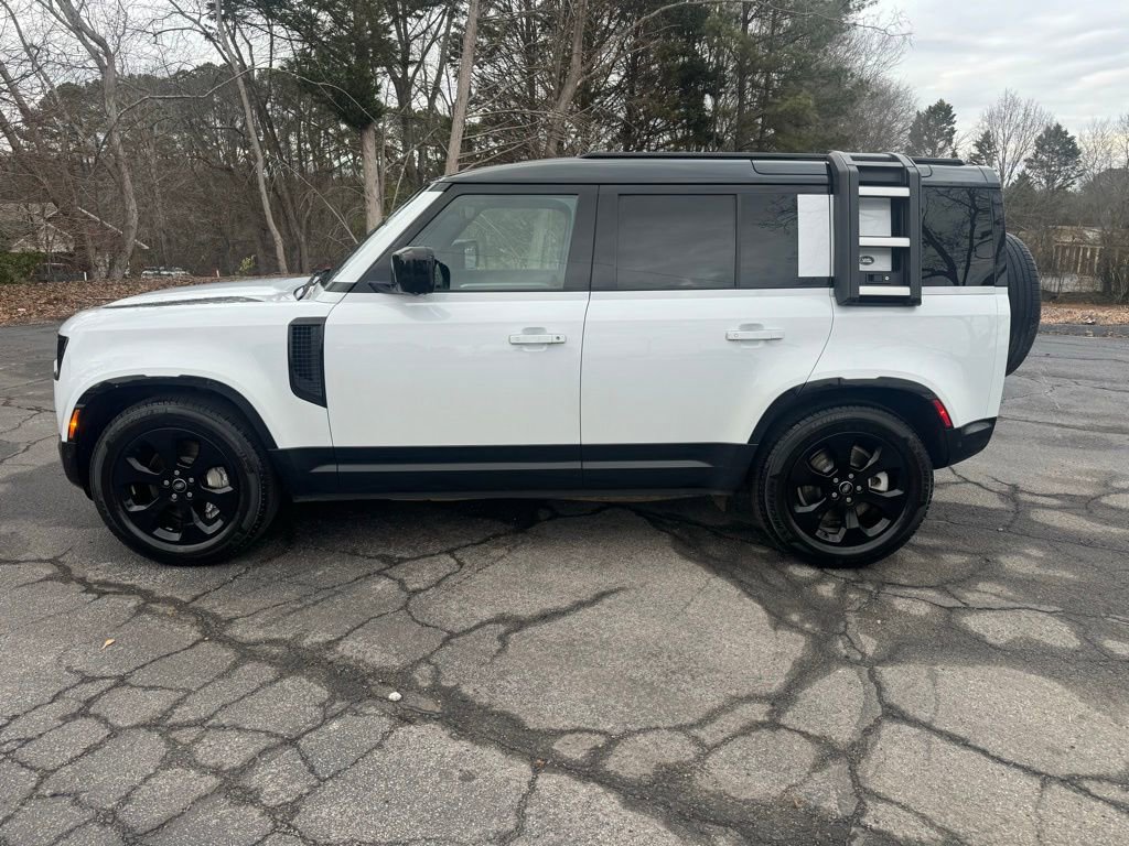 Used 2023 Land Rover Defender 110 X-Dynamic SE image 2