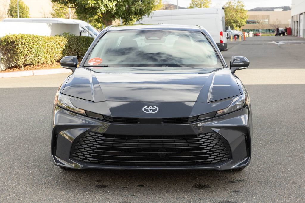 New 2026 Toyota Camry Hybrid FWD image 2