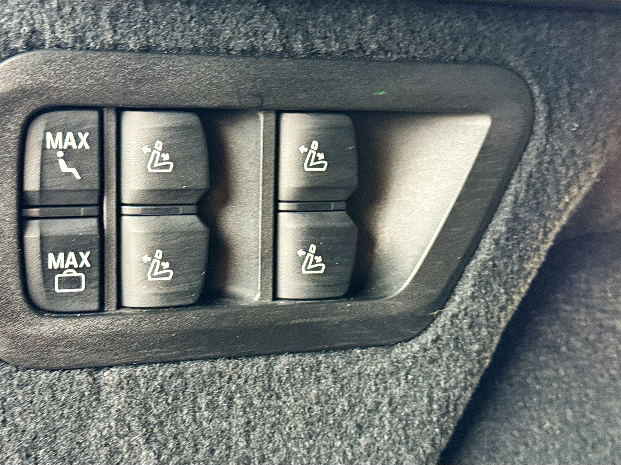 Used 2021 BMW X7 xDrive40i w/ Premium Package 2 image 12