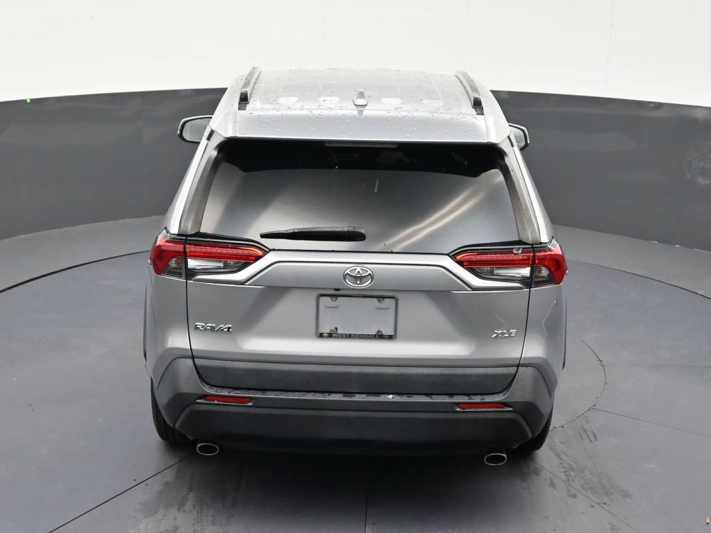 Used 2021 Toyota RAV4 XLE FWD image 15