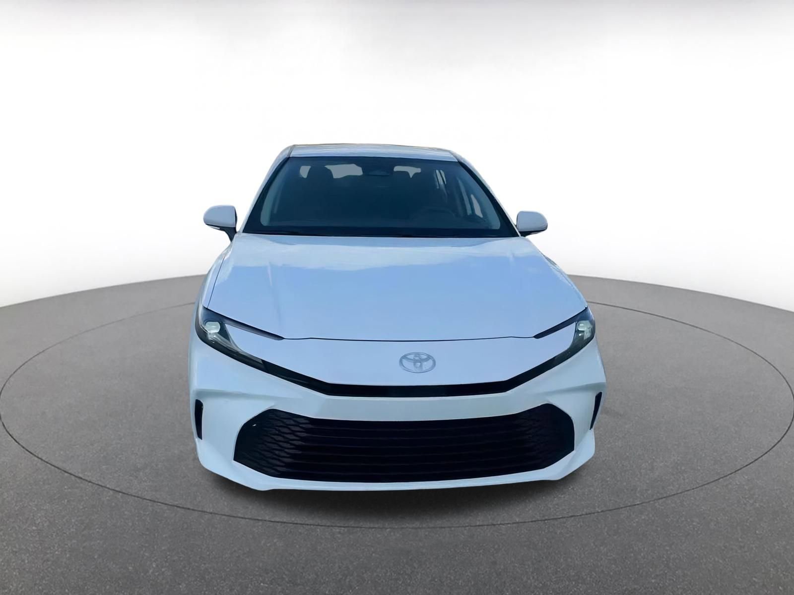 Used 2025 Toyota Camry LE image 4