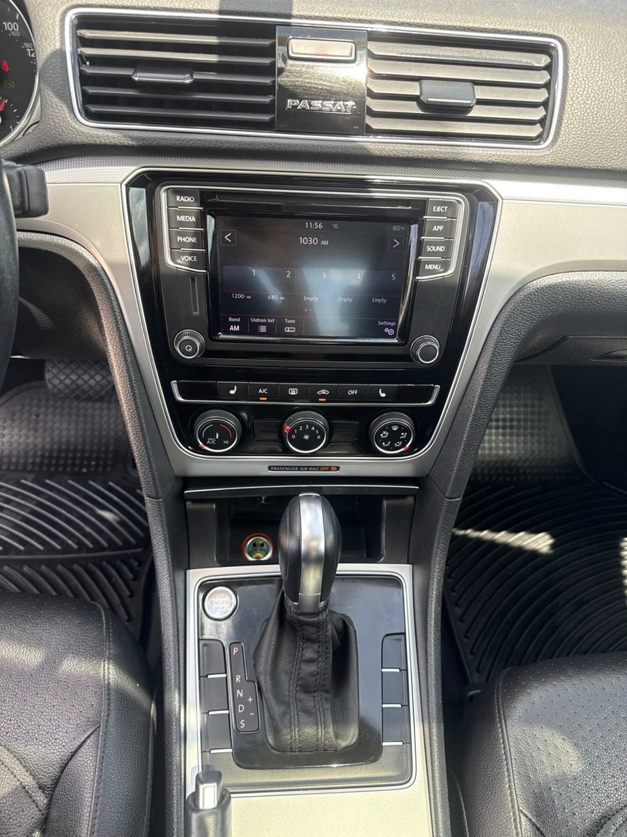 Used 2019 Volkswagen Passat 2.0T Wolfsburg FWD image 13
