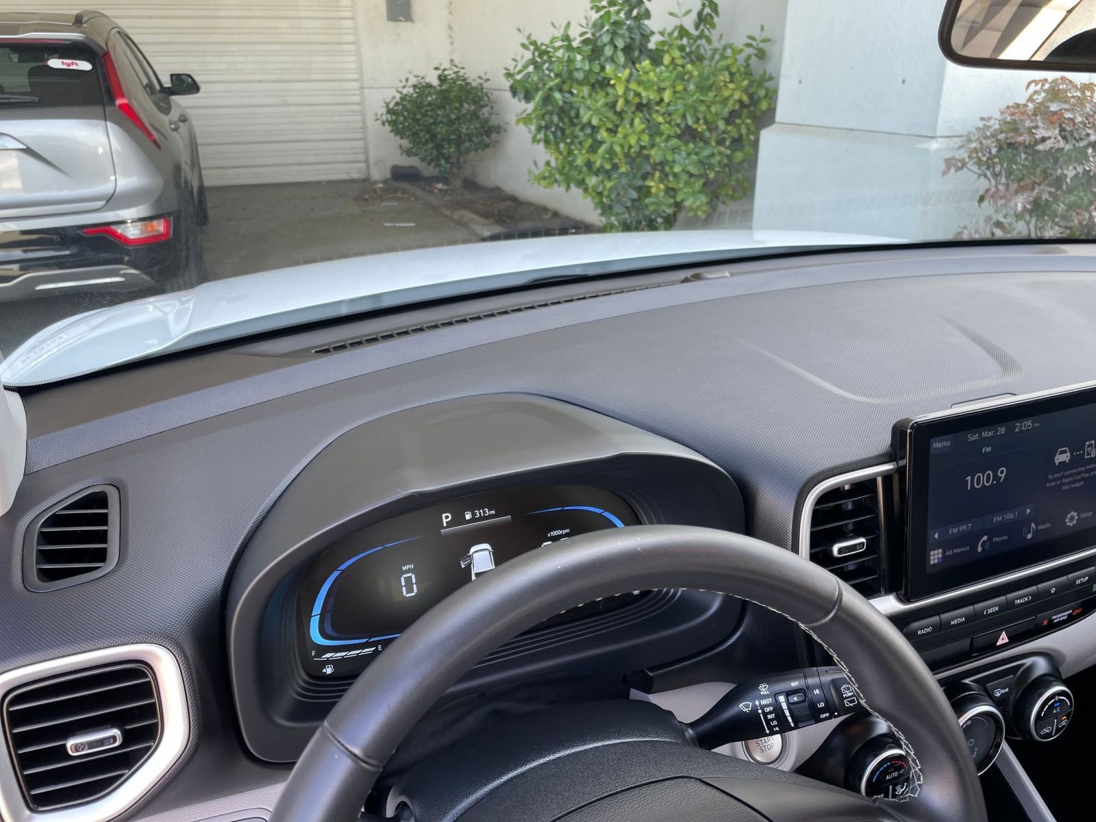 Used 2025 Hyundai Venue SEL image 35