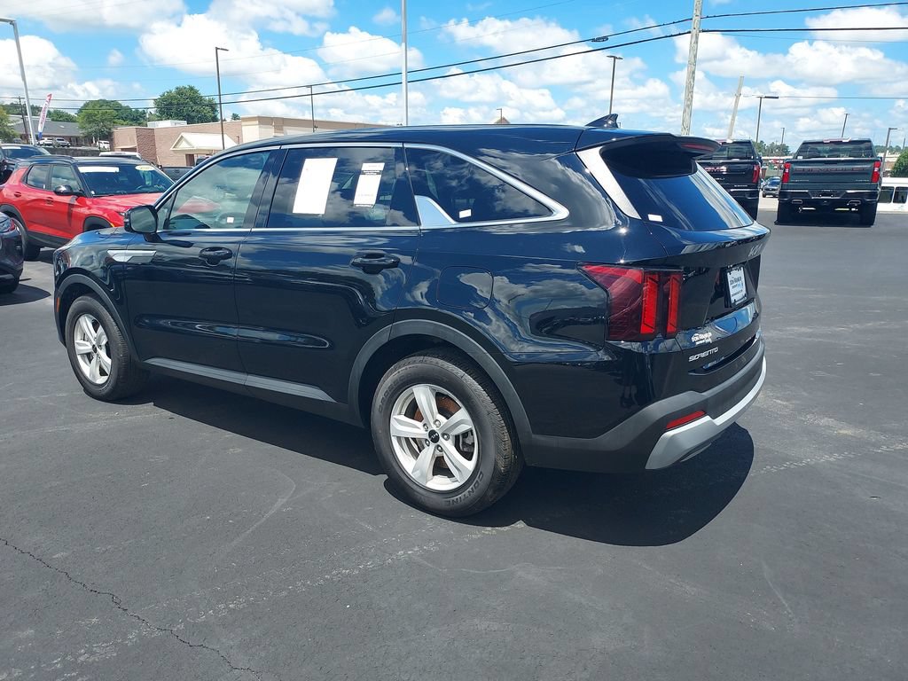 Used 2026 Kia Sorento LX FWD image 3