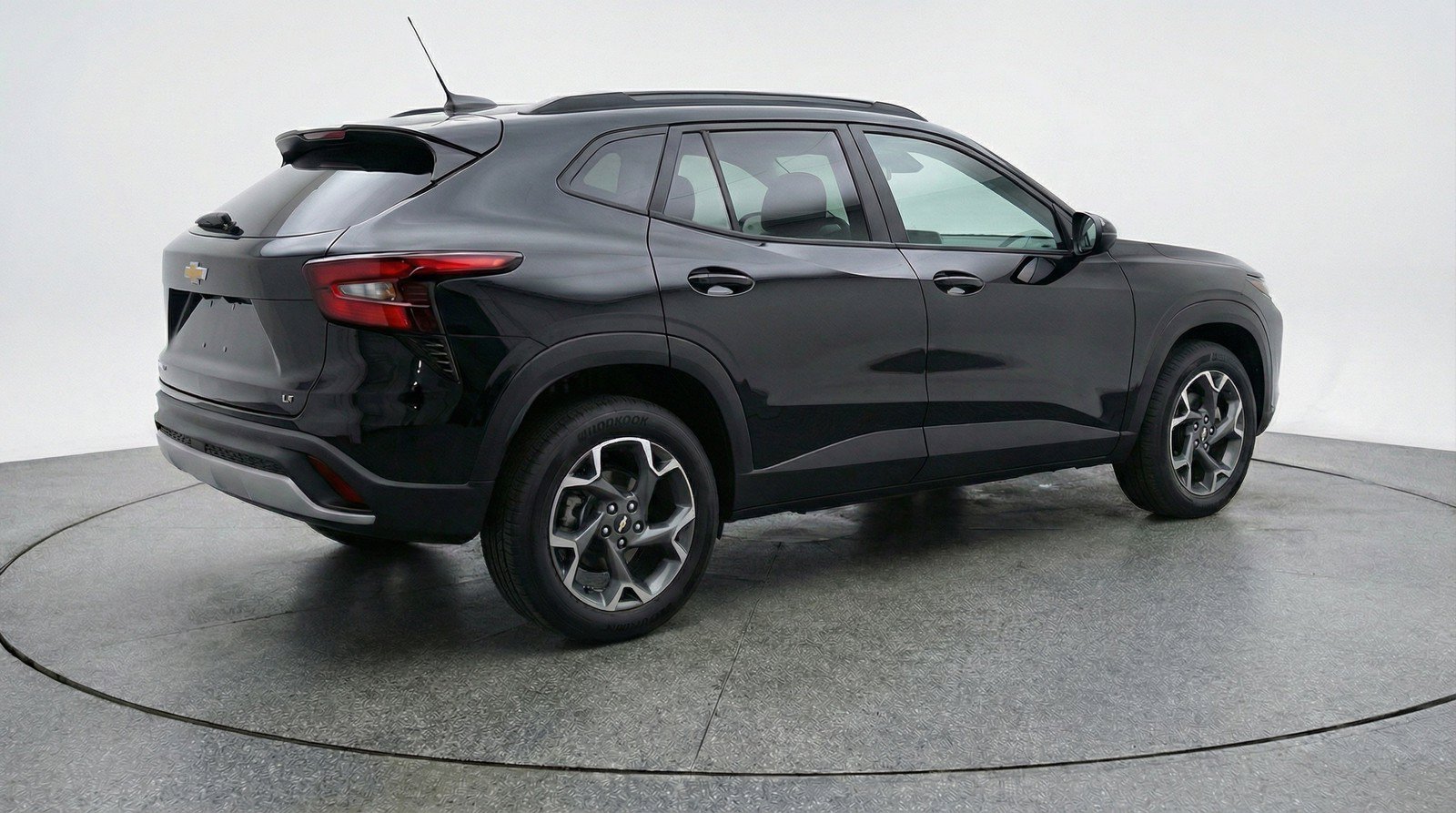 Used 2025 Chevrolet Trax LT w/ LT Convenience Package FWD image 9