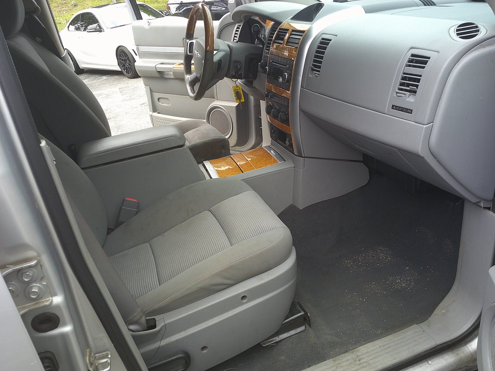Used 2008 Chrysler Aspen Limited w/ Popular Equipment Group AWD/4WD image 13