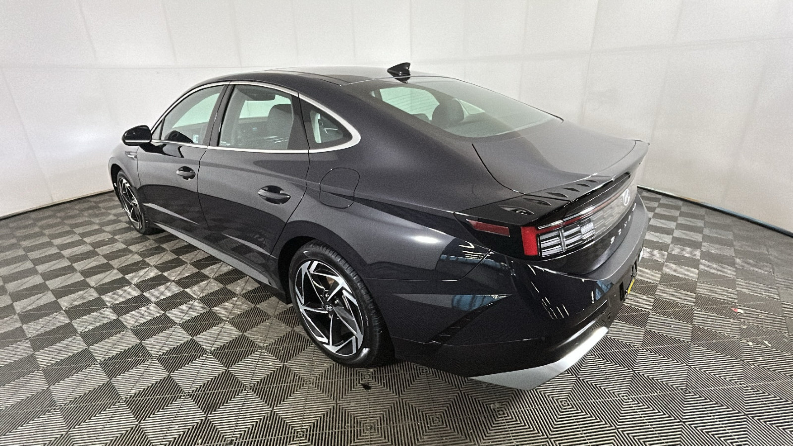 Used 2025 Hyundai Sonata SEL FWD image 5