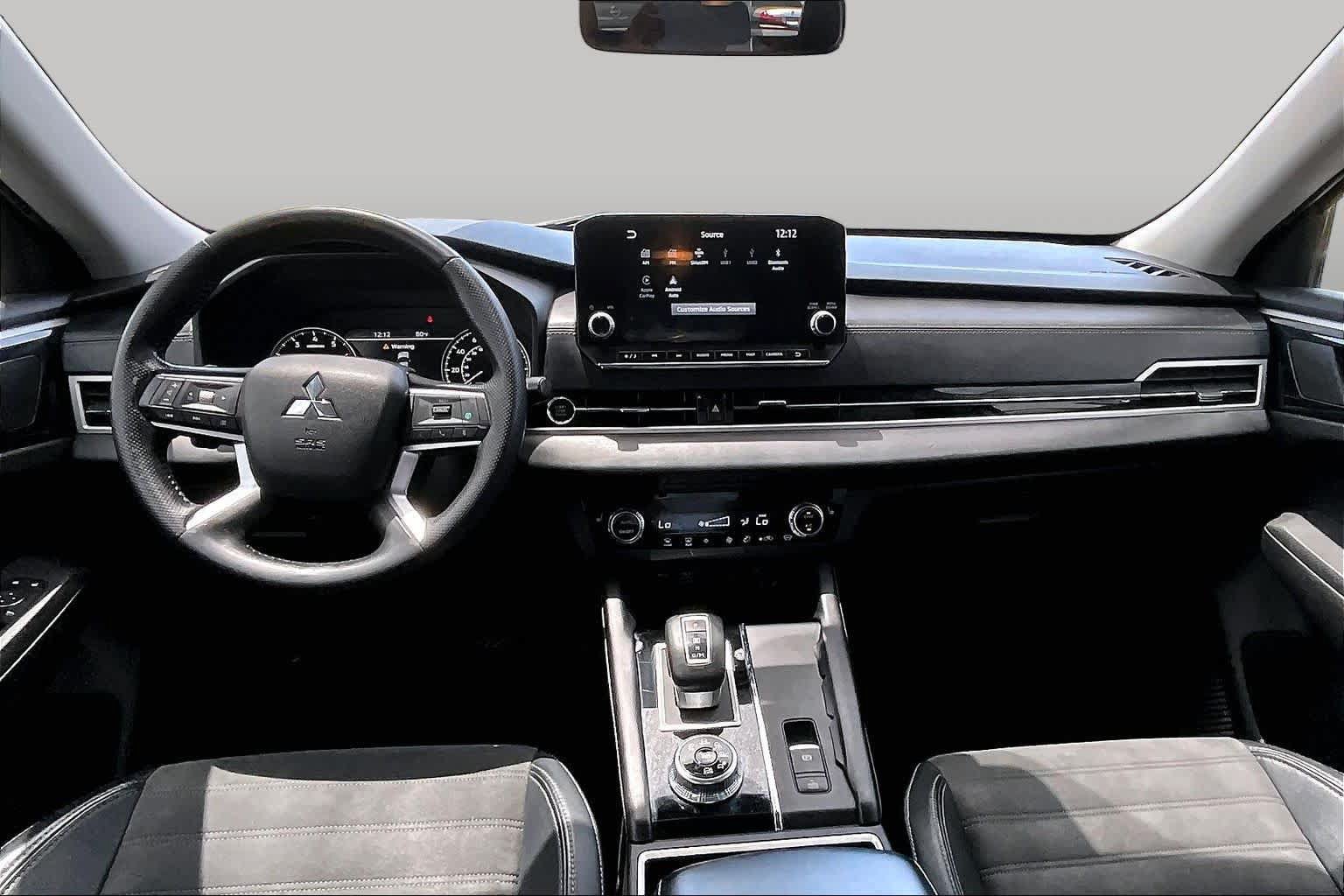 Used 2022 Mitsubishi Outlander SE AWD/4WD image 16