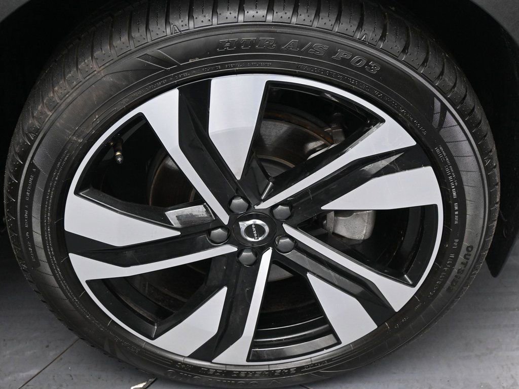 Used 2024 Volvo XC40 B5 Ultimate w/ Protection Package Premier AWD/4WD image 39