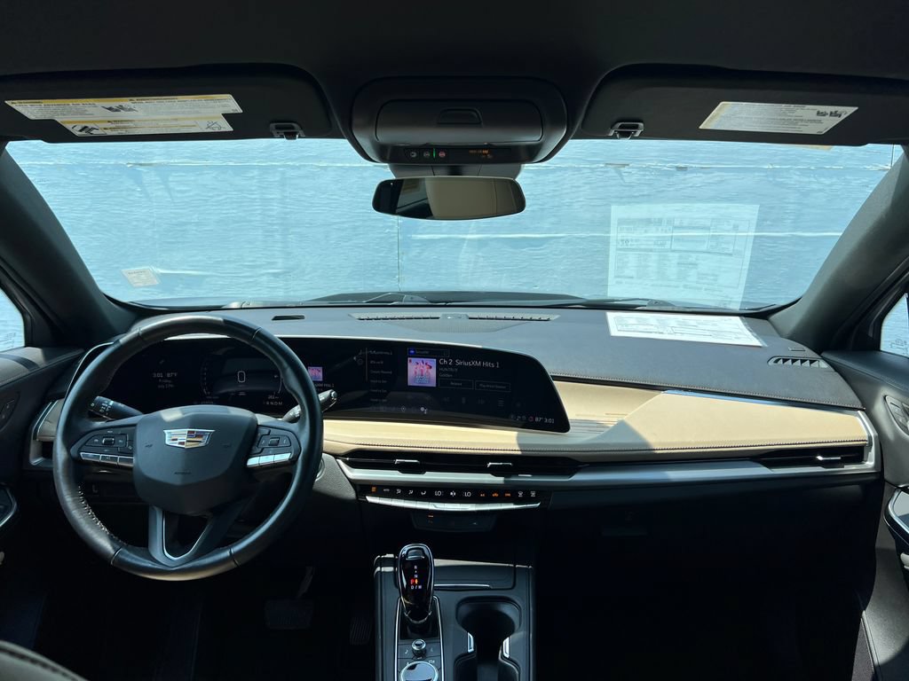 Used 2025 Cadillac XT4 Premium Luxury FWD image 32